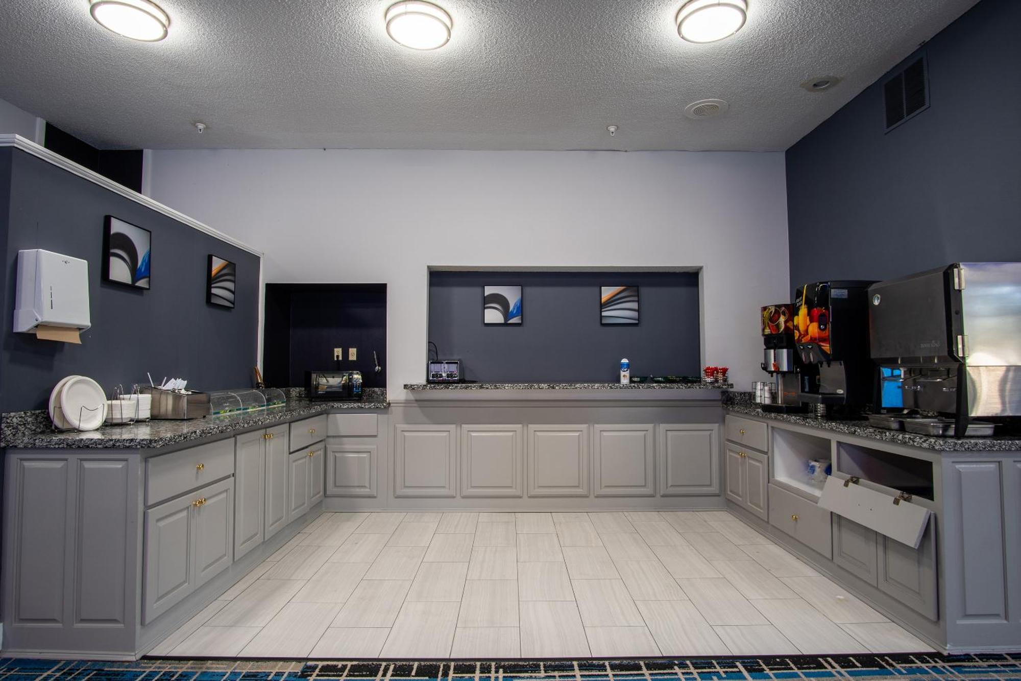 Coratel Inn And Suites By Jasper Eagan St Paul Airport & Mall Of America 外观 照片